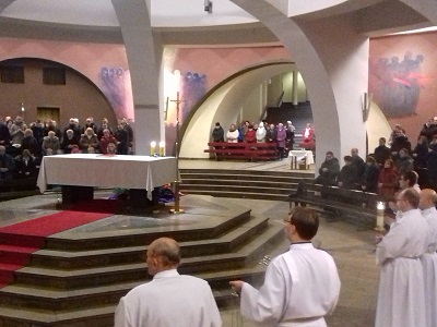 Msza święta w krypcie Katedry